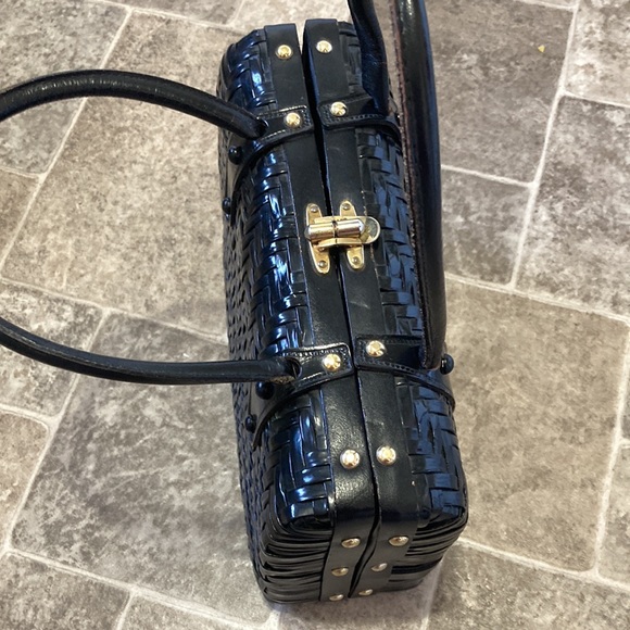 SOLD Vintage woven handbag - Picture 4 of 9